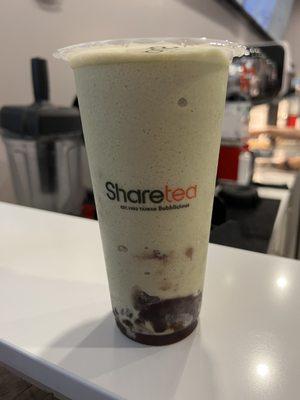 Matcha red bean bean ice blended with ice cream