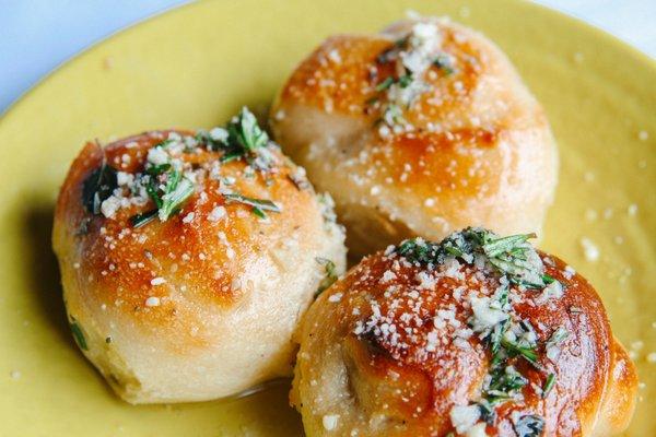 Famous garlic knots