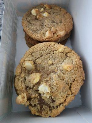 Macadamia Cookies