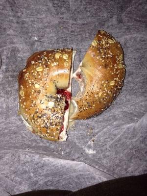 Everything bagels with cream cheese and jelly! Is sooo good! I definitely will recommend Howard's Bagel Bakery in lake hiawatha.