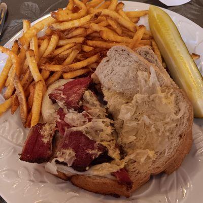 Reuben sandwich