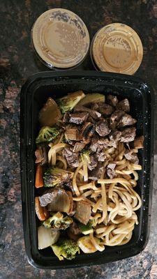 Steak hibachi with noodles