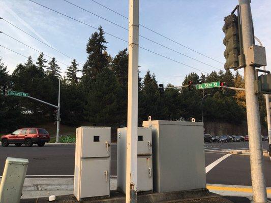 Corner of SE 32nd St/Richard's Road, taken from the Shell station. Turn east here to go to the Factoria Transfer Station (NOT at SE 30 St).