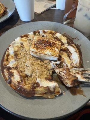 S'mores waffle