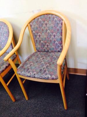 Chairs in WAITING ROOM :)). Other black chair posted are indeed available however that is in a different site of labcorp suite/office