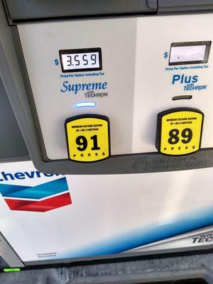 This chevron is lying to their customers its one price on the pump and another on the price board