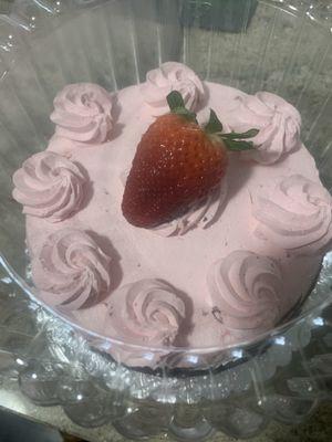 Strawberry cream chocolate cheesecake