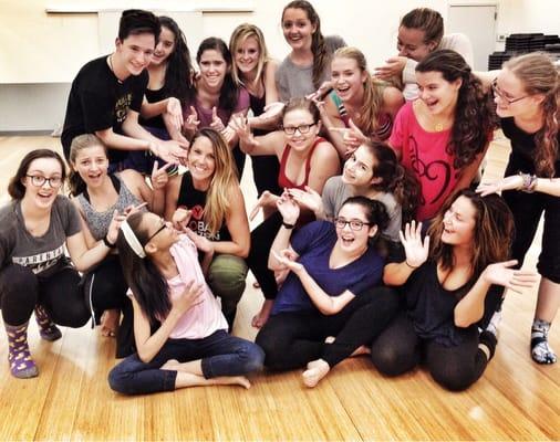 A dance workshop Applause offered to its top musical theater class with prominent choreographer , Kristin Sudeikis!