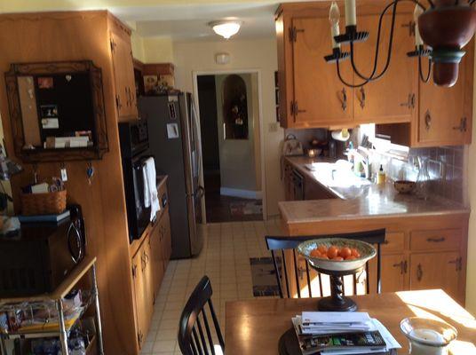 Kitchen in granite bay before remodel