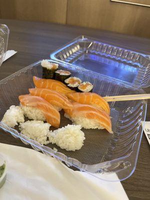 Salmon Toro, Salmon Roll