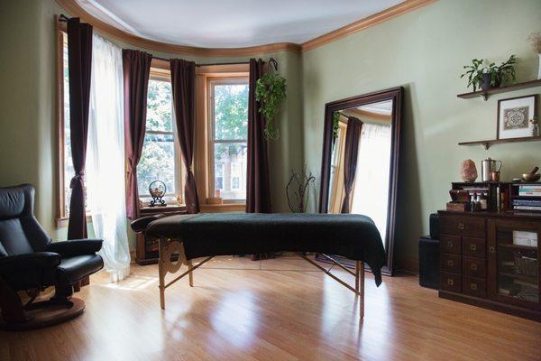 Clean and tranquil treatment room.