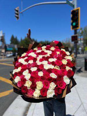 Ramo Buchon, 

150 roses.