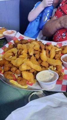 Seafood platter is huge.  I think it beats Red Lobster's hands down. $15 Are you kiddin'?