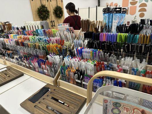 Pen & pencil bar