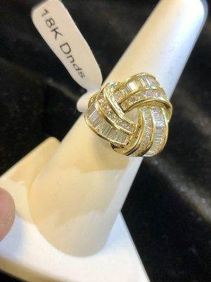 18k Gold ring. Perfect for a night out