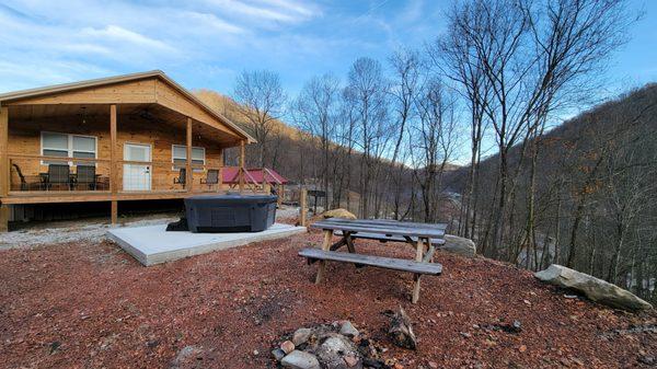 C06 Tan Cabin with Hot Tub (Two Queen Bedrooms)