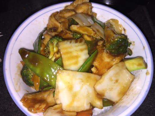 Chicken w/ Chinese veggies + broccoli in brown sauce ($5.95). Pretty decent.