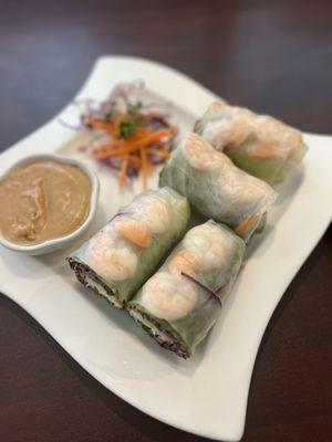 Shrimp spring rolls and peanut sauce