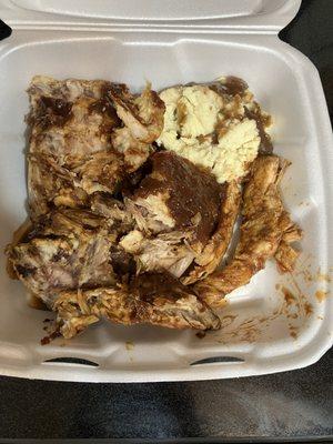 Bbq ribs & chicken with mashed potatoes & gravy