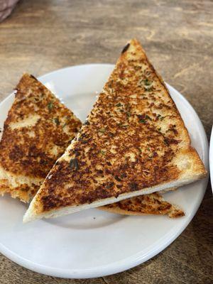 Garlic toast that came with mussels