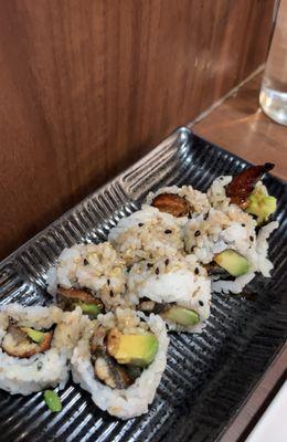 Eel avocado roll