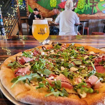 Northern Lights Pizza of the Month and a Scenic By-Way Juicy IPA