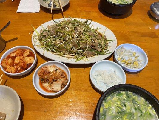 Brisket Seol Lung Tang and beef tendon with scallions