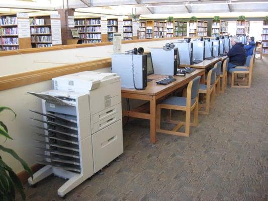 On the other side of the atrium are the computers for patrons to use.