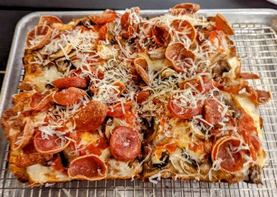 A build-your-own pepperoni and mushroom Detroit-style pizza (small)