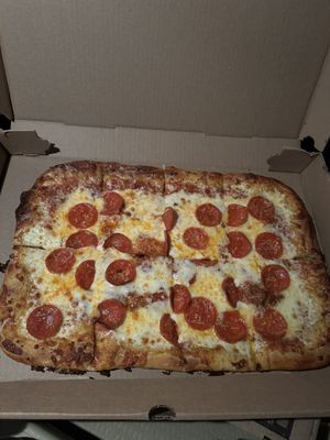 Large Pepperoni pizza