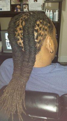 Traditional locs style