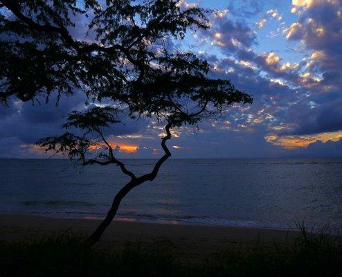 Sunset from the beach in front of Waiohuli Beach Hale