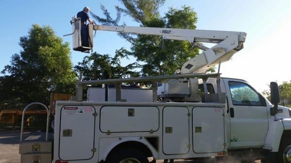 Bucket Truck services