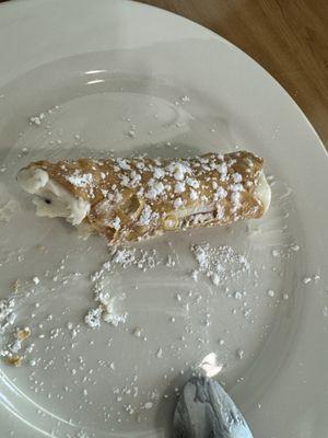 Cannoli (I cousins resist taking a bite)