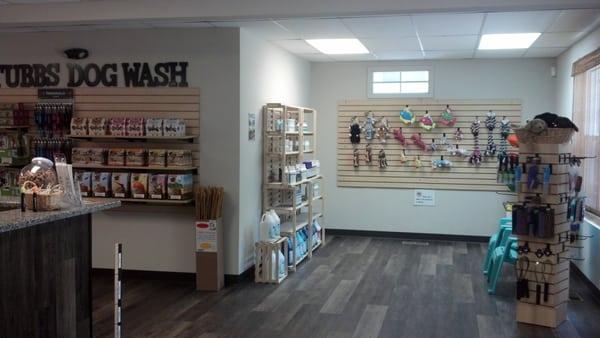 Tubbs' retail shop carries wholesome treats, grooming products and toys!