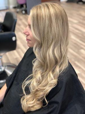 Refreshed blonde highlights with a touch of lowlights