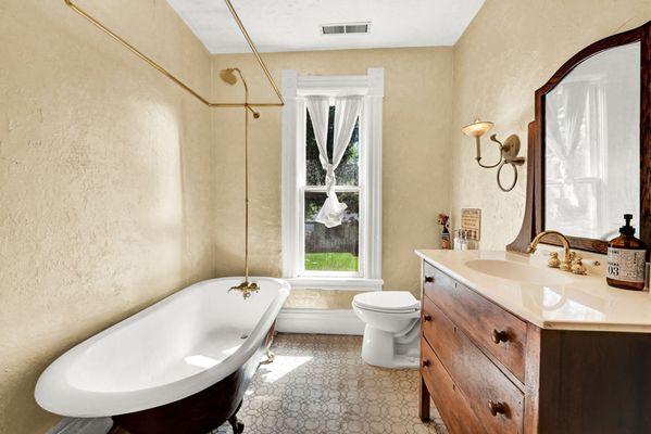 Nelson Suite bathroom