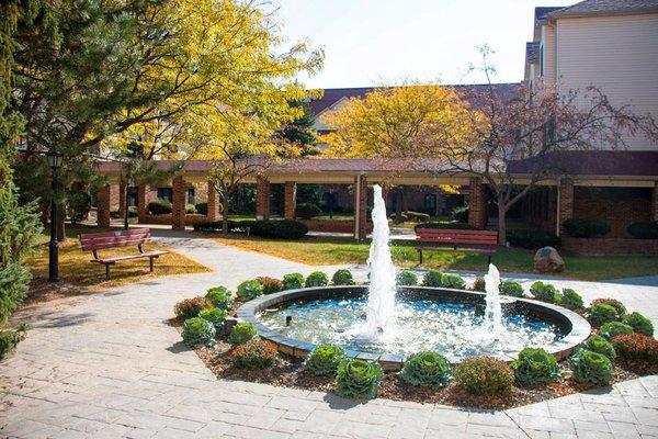 Robin Run Village Senior Living | Fountain