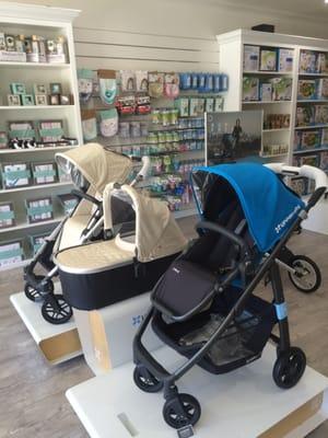 Uppa Baby Vista, Cruz, Gluxe and Mesa Infant are seats on display. Choose your color or mix and match.