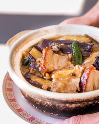 Roast pork belly with salty fish & eggplant in hotpot