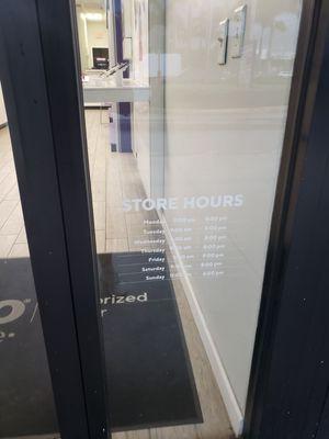 Hours of the store - ???