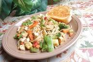 Tofu stir fry with garlic bread.