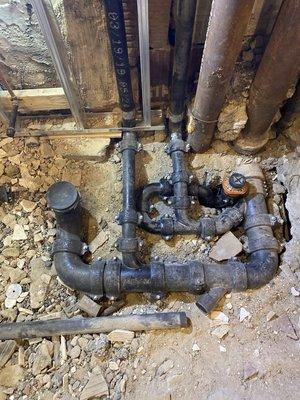 300 Central Park ave -no hub roughing using mg couplings underground