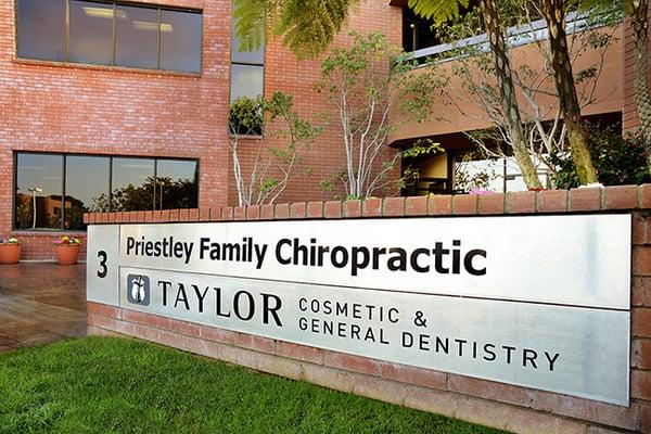 Taylor Cosmetic & General Dentistry Monument Sign