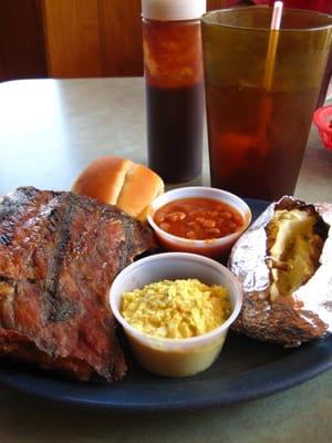 Rib Platter - Dry rub half rack, choice of potato, slaw, beans, roll.  (There's a second row of ribs hiding under the first!)