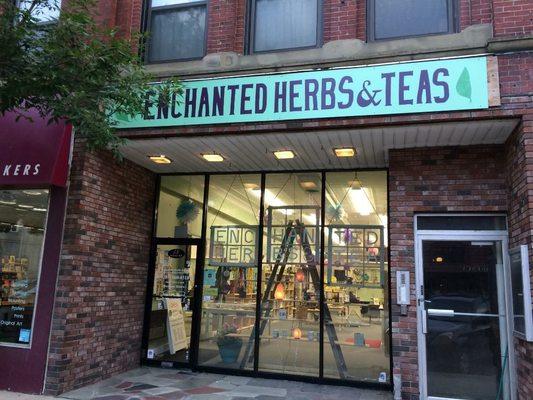 Enchanted Herbs & Teas