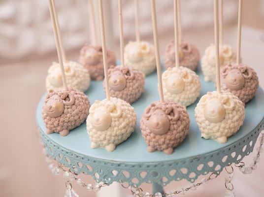 Sheep cake pops