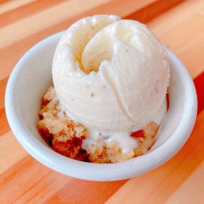 Early Bird Menu: Peach Cobbler Dessert