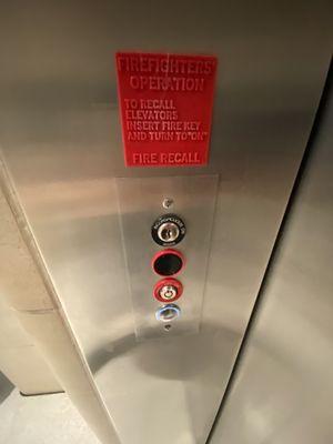 ThyssenKrupp elevator, Apple Aventura Mall