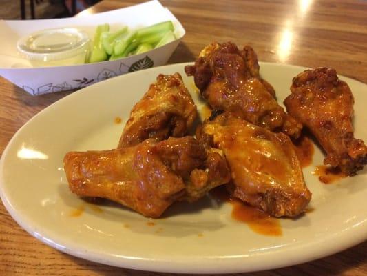 Hot wings. Not so hot.